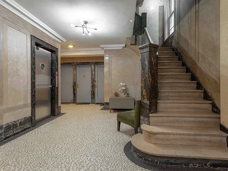 325 W 77th St #3A — Photo 15