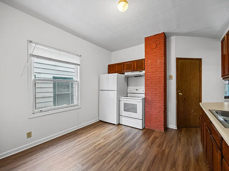 10 Bly St #1 — Photo 7