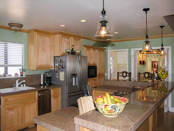 4th image of 12544 Jayhawk Ct