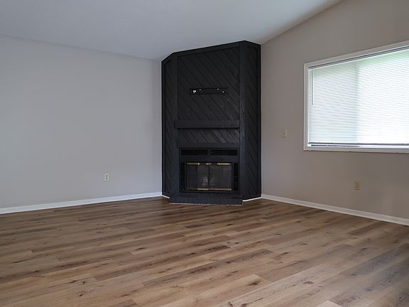 5th image of 4731 Circle Shore Dr SE
