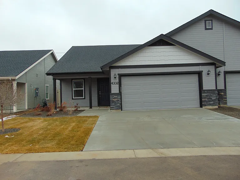 4340 N Alester Ave — Photo 2