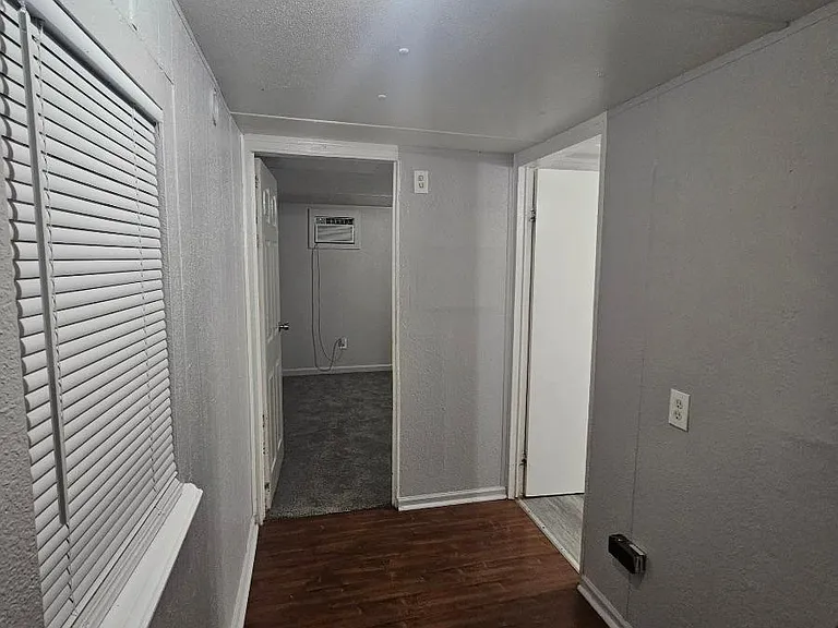 210 Sumac Ln — Photo 3