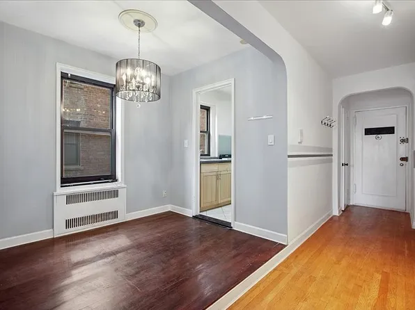 9611 65th Rd APT 402, Flushing, NY 11374