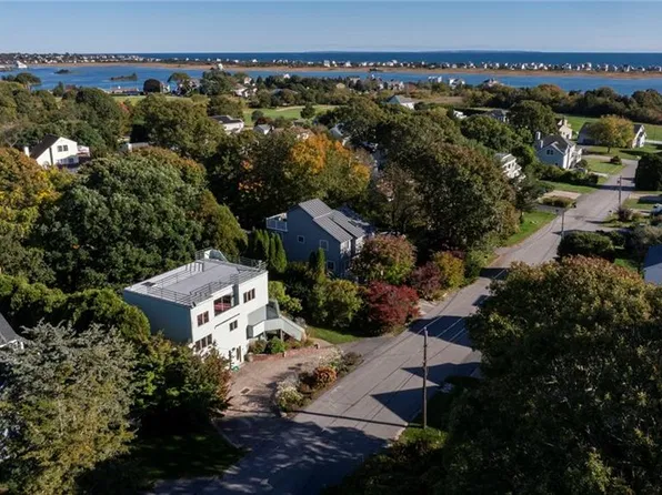 8 Pondview Ave, Westerly, RI 02891