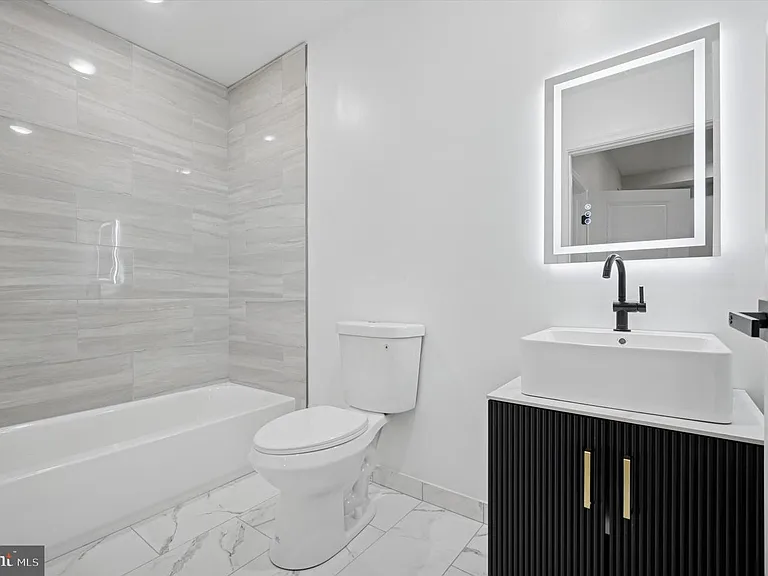 103 N 63rd St #2-2-2 — Photo 7