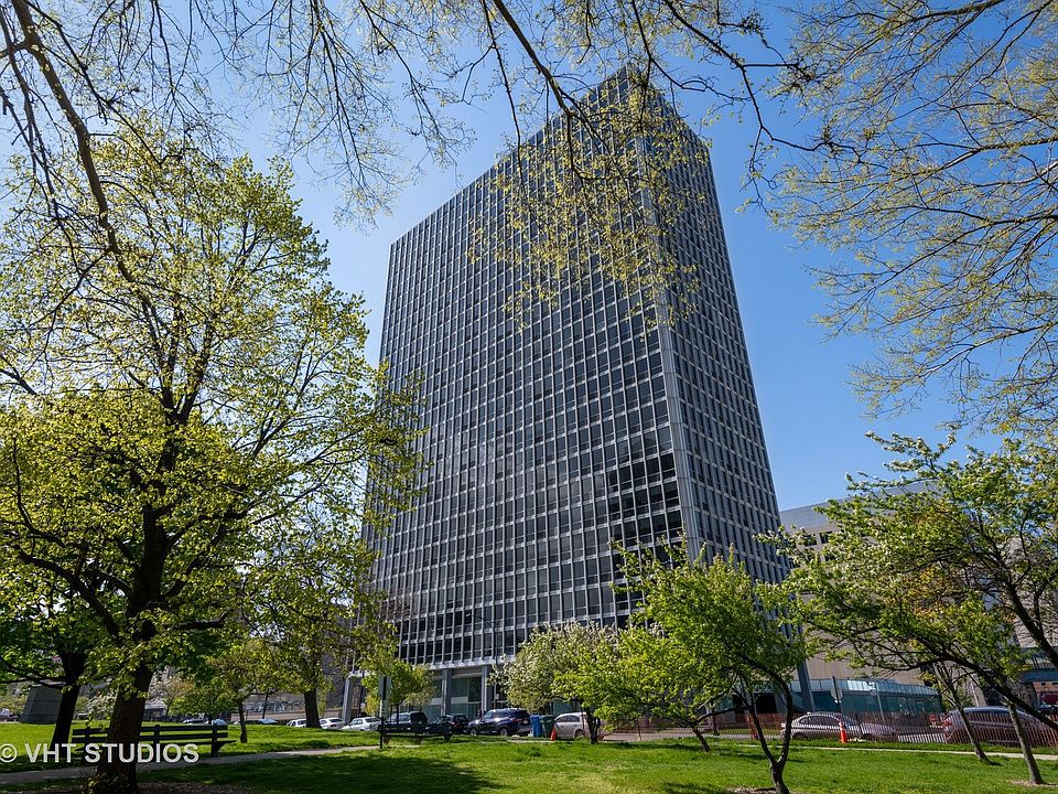 1st image of 330 W Diversey Pkwy APT 1402