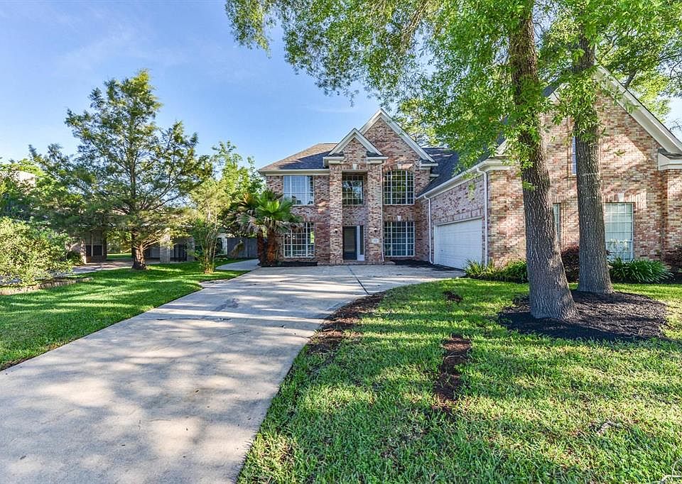 1st image of 2925 Park Lane Dr