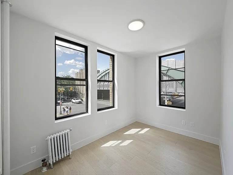 304 10th St #6 — Photo 11