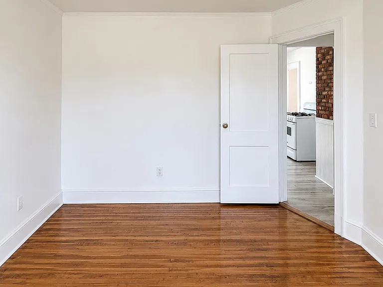 49 Henry St #3 — Photo 10