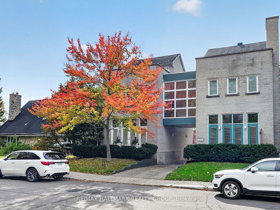 1st image of 121 Mackay St #2