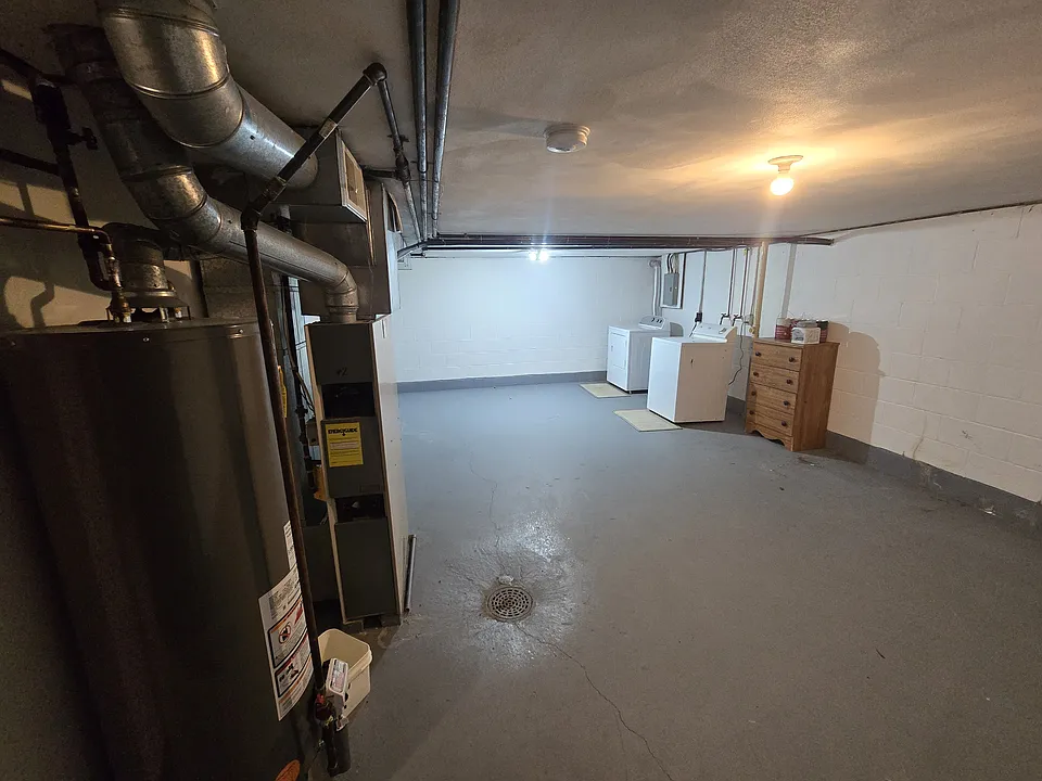 4942 Dubois Dr