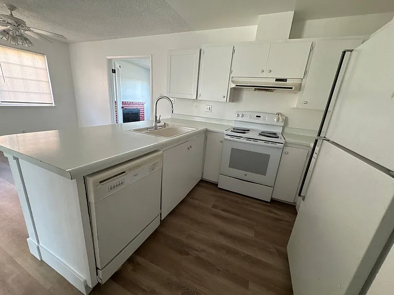 144 Brophy St #10017 — Photo 6
