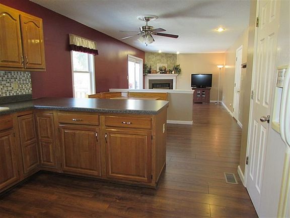 2nd image of 4413 E Bill Mallory Blvd