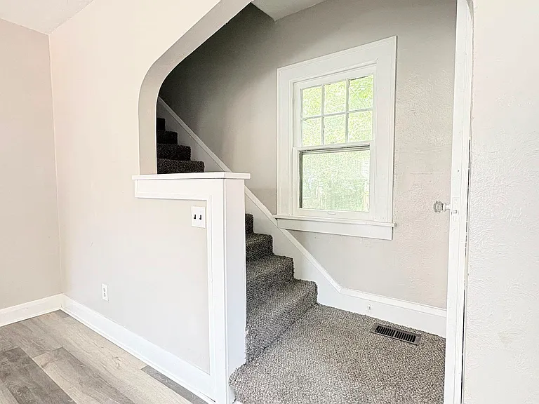 804 Alvison Rd — Photo 12