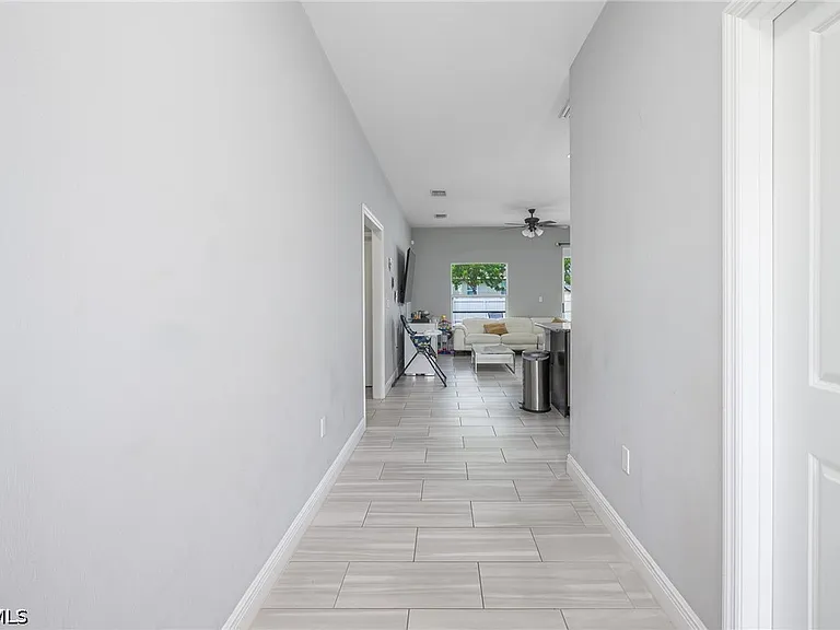 1802 NW 20th Ter — Photo 12