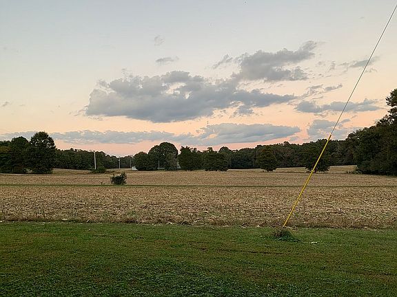 5th image of 18428 Gaddis Rd