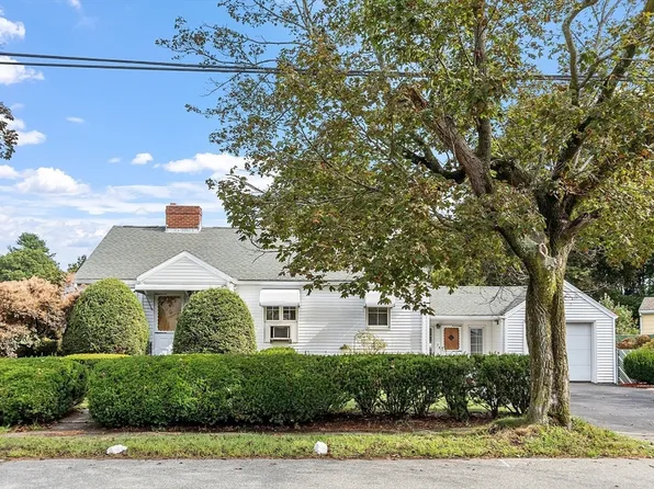 2 Oaklandvale Ave, Saugus, MA 01906