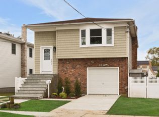 2348 Beverly Rd, Wantagh, NY 11793