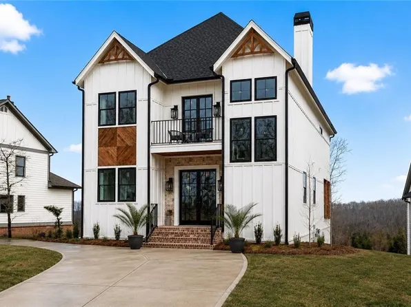 7410 Crestline Dr, Dawsonville, GA 30534