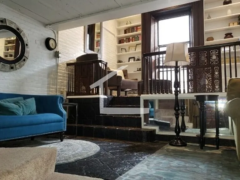 113 Beacon St — Photo 2