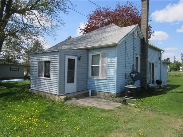 606 E Washington St, Warren, IL 61087