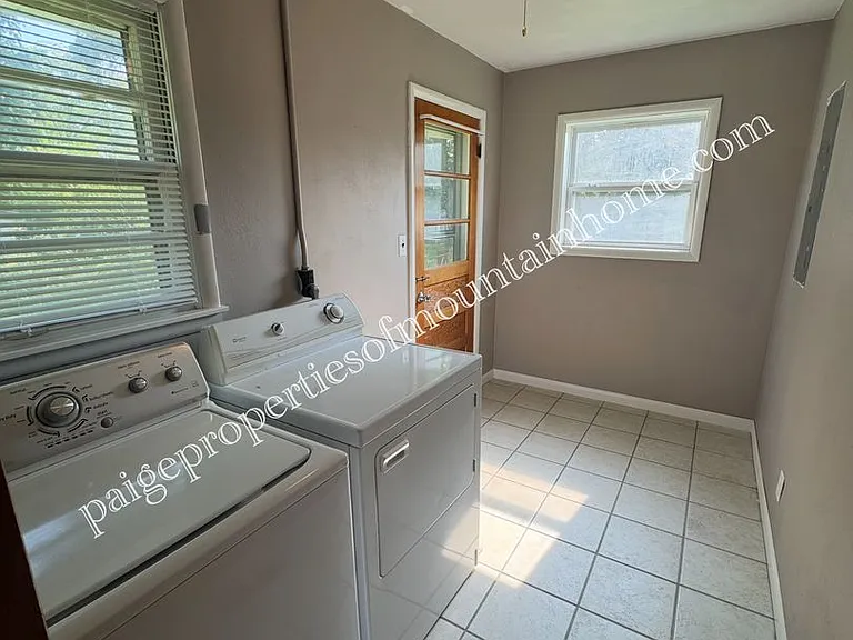 425 Ashington Dr — Photo 21