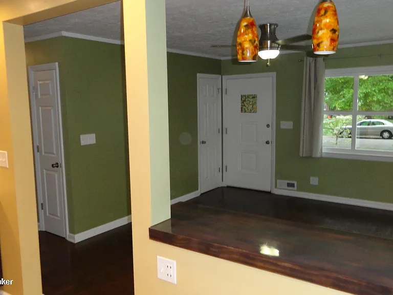 4202 Berkshire Ave — Photo 3