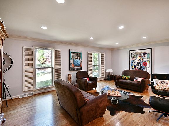 3rd image of 106 Plum Mill Ct