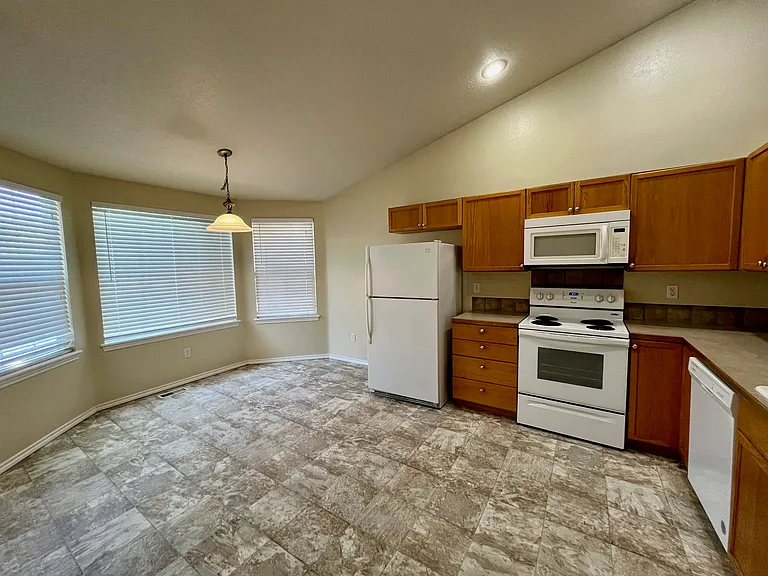 16426 N Asbury Dr — Photo 6