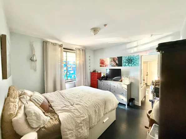 682 Bushwick Avenue image 5 of 9