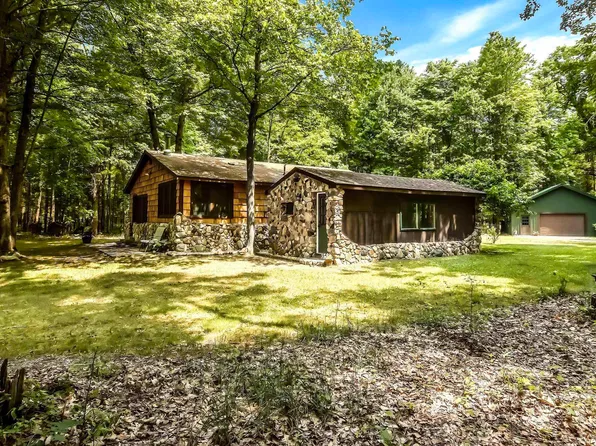 452 Huff Rd, Wellston, MI 49689