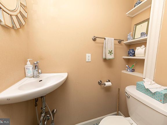 3rd image of 7839 Germantown Ave