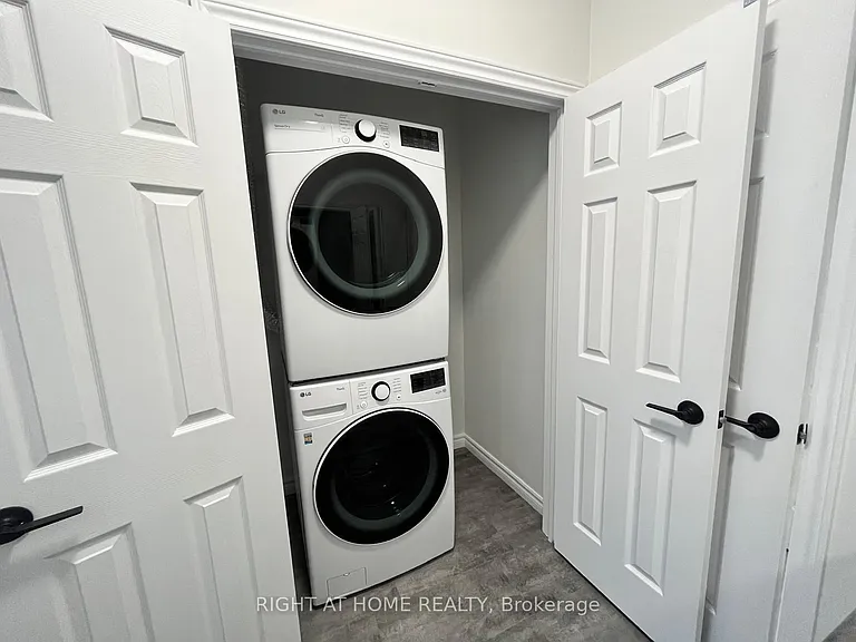 63 Jessica Dr — Photo 10