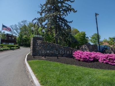 1002 Paradise Rd #PENTHOUSE H, Swampscott, MA, 01907