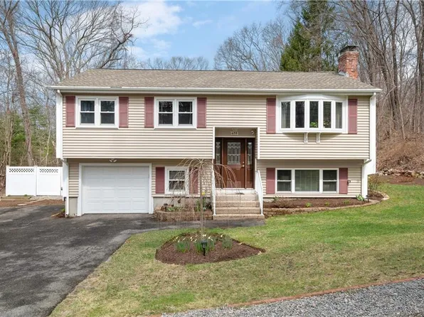 1455 Iron Mine Hill Rd, North Smithfield, RI 02896