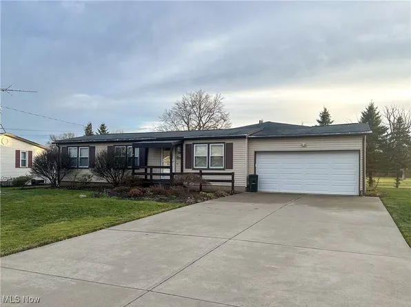 18 Morningside Rd, Niles, OH 44446