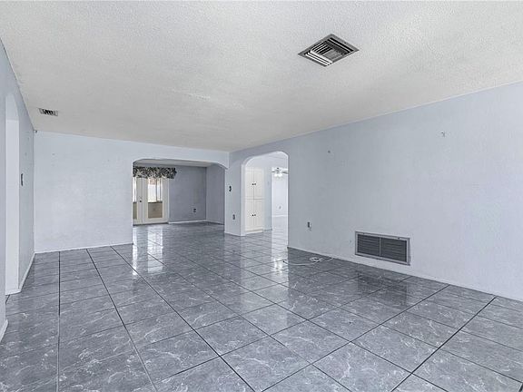 3rd image of 9004 Lido Ln