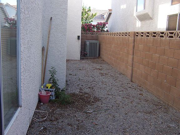 3rd image of 9248 Sun Rose Ave