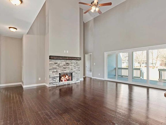 5th image of 1044 Chagford Dr