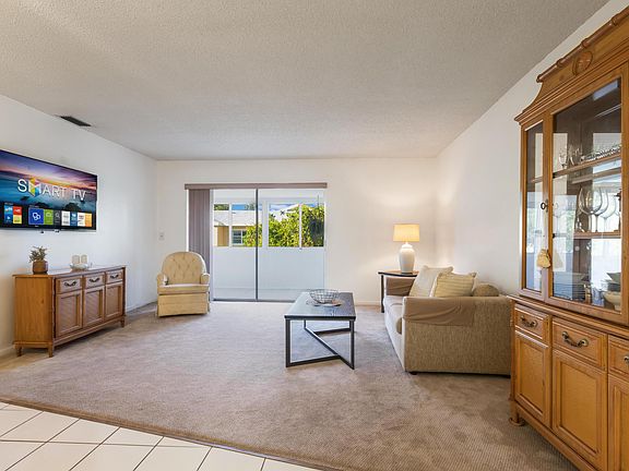 5th image of 303 NE 17th Avenue #203