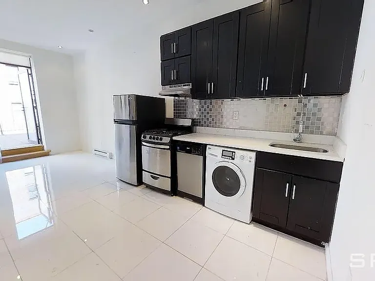 627 W 113th St #5R — Photo 5