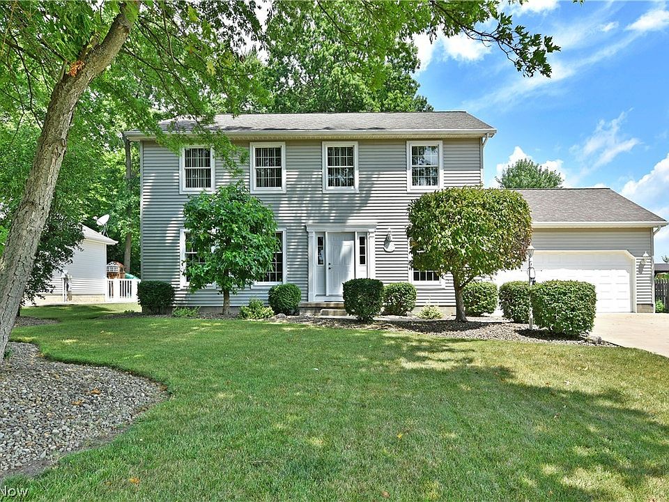 1st image of 308 Aspen Dr NW