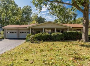 151 Forest Brook Ln, Saint Louis, MO 63146