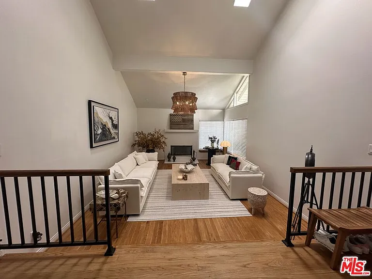 2846 Angelo Dr — Photo 10