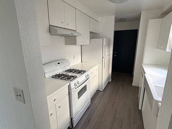 Kitchen view fom the dining area