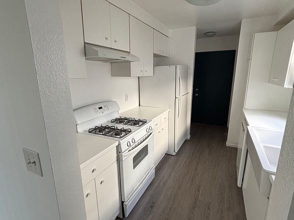 Kitchen view fom the dining area