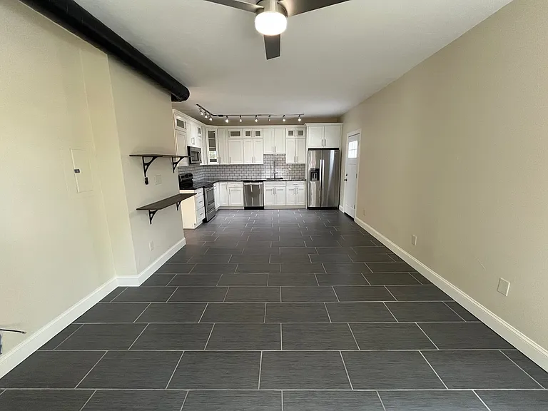 211 Amber St #2 — Photo 27