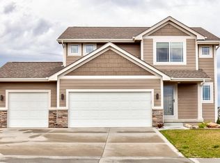 5554 148th Cir, Urbandale, IA 50323
