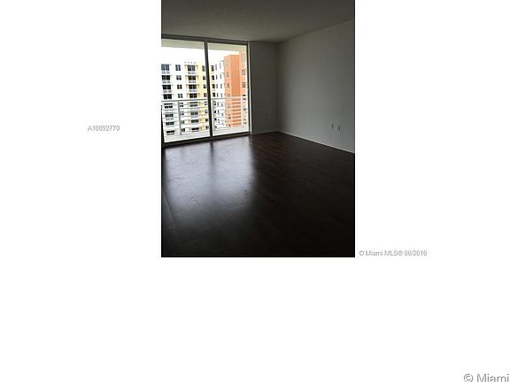 4th image of 18800 NE 29th Ave APT 919
