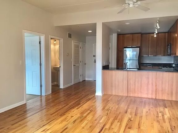 2nd image of 657 W Fulton St Unit 403